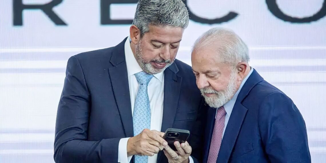 lira-e-lula-se-reunem-no-alvorada-em-meio-a-bloqueio-de-emendas