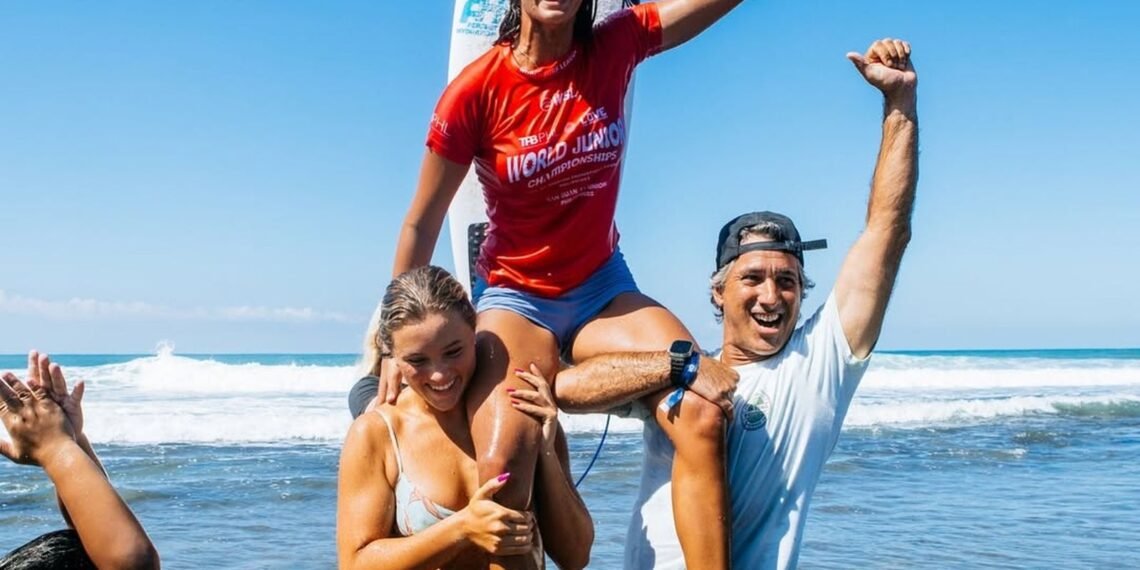 luana-silva-bate-japonesa-e-fatura-titulo-do-mundial-junior-de-surfe