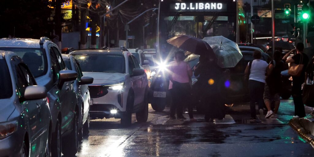 sao-paulo-ainda-registra-alagamentos-e-transito-intenso-apos-temporal