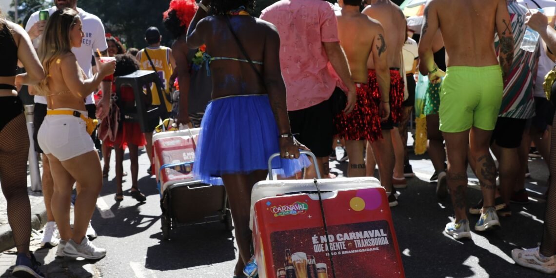 mpf-pede-que-prefeitura-do-rio-mude-regras-para-ambulantes-no-carnaval