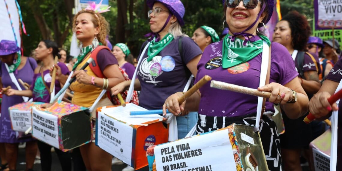 sp:-mulheres-protestam-por-direito-ao-aborto-e-pelo-fim-da-escala-6×1