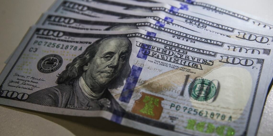 dolar-cai-para-r$-5,66-apos-suspensao-de-tarifas-de-trump