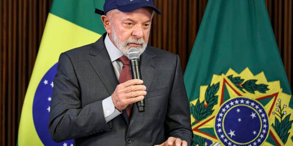 lula-faz-hoje-pronunciamento-e-assiste-ao-filme-males-no-cine-alvorada