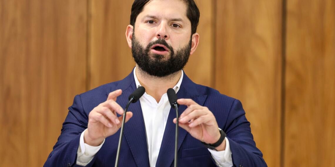 boric-e-petro-se-manifestam-apos-condenacao-de-bolsonaro