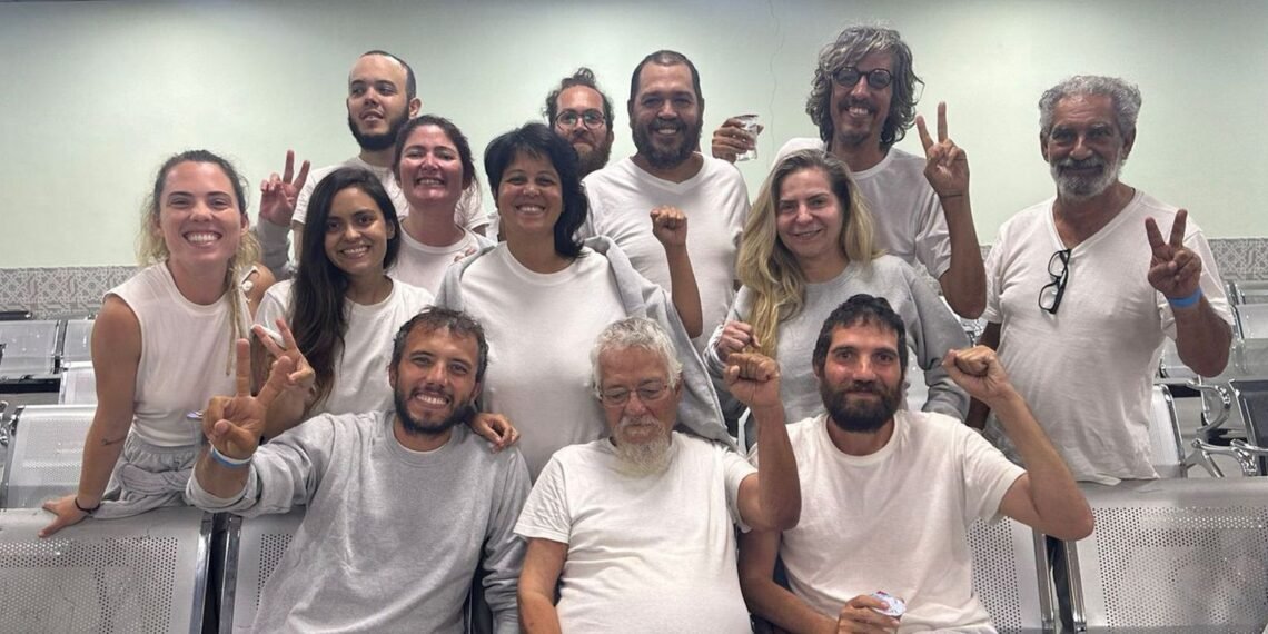 brasileiros-da-flotilha-global-sumud-sao-libertados-na-jordania