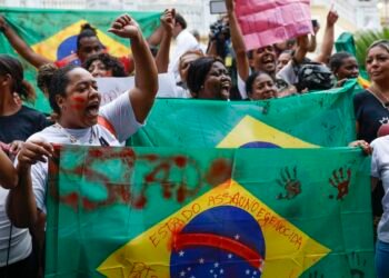 moradores-do-alemao-e-da-penha-protestam-contra-mortes-em-operacao