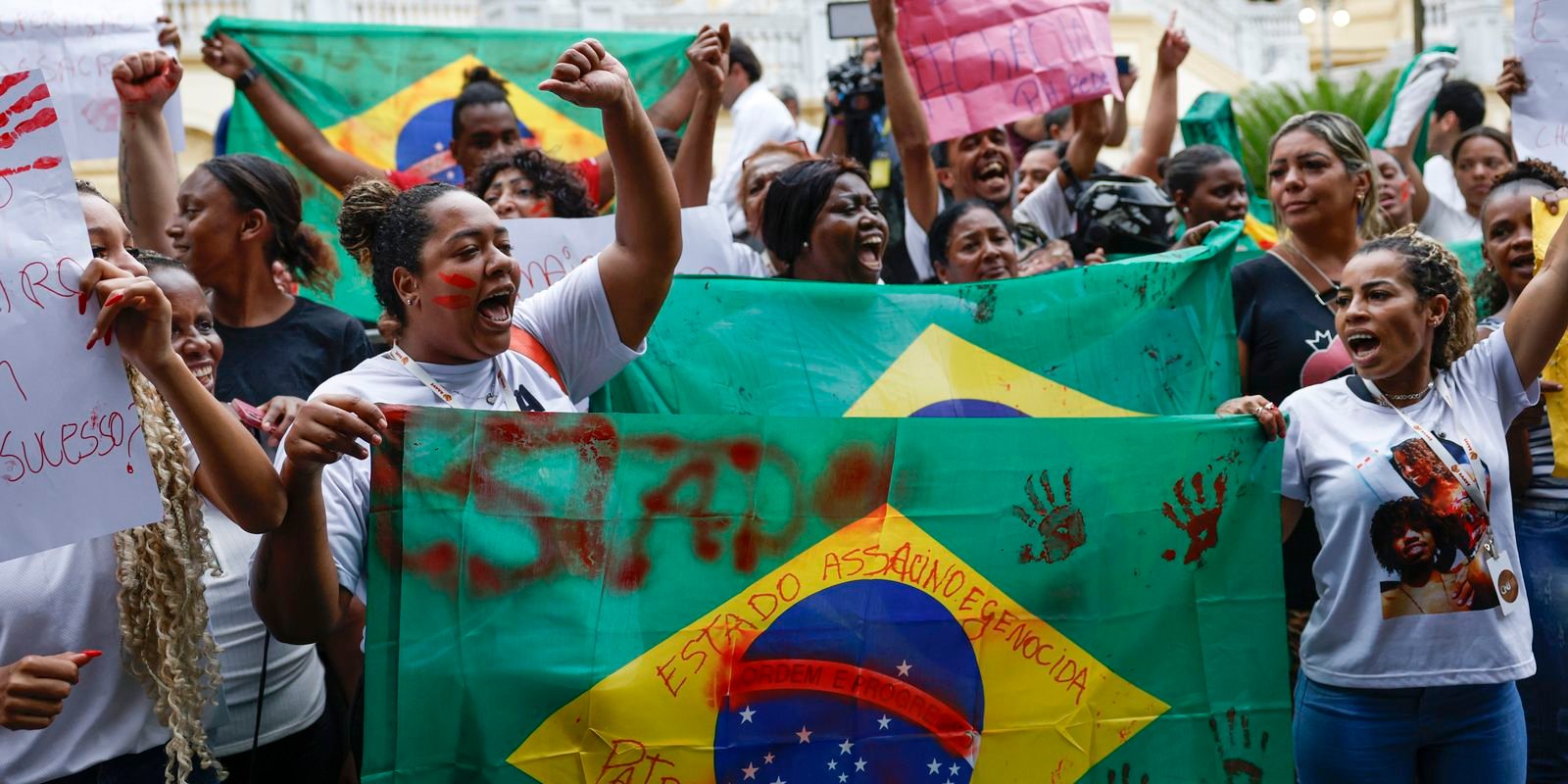 moradores-do-alemao-e-da-penha-protestam-contra-mortes-em-operacao