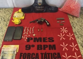 Casal é preso em Coutinho, Cachoeiro/ES com cocaína, crack, maconha e revólver